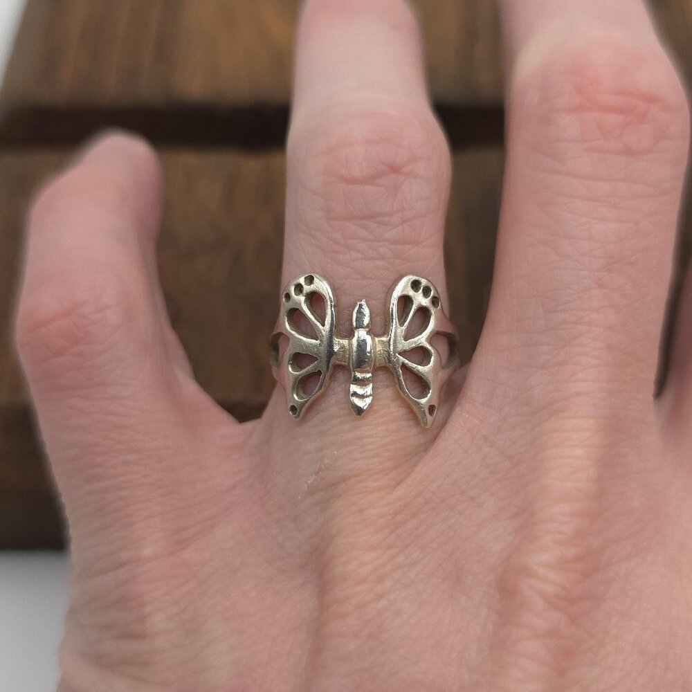 Size 7 Sterling Silver Cute Butterfly Ring A1490